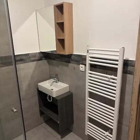 Apartmaji Despotoski Lägenhet *