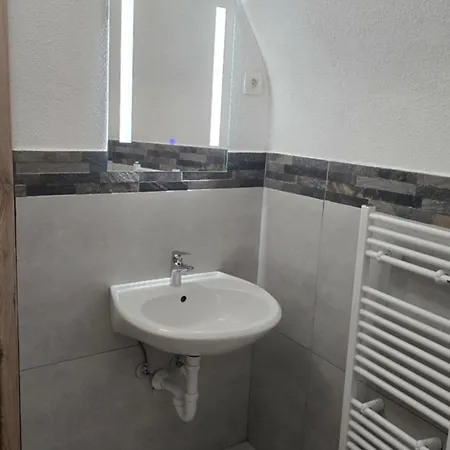 Apartmaji Despotoski Lägenhet