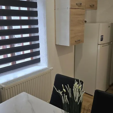 Apartmaji Despotoski Lägenhet *